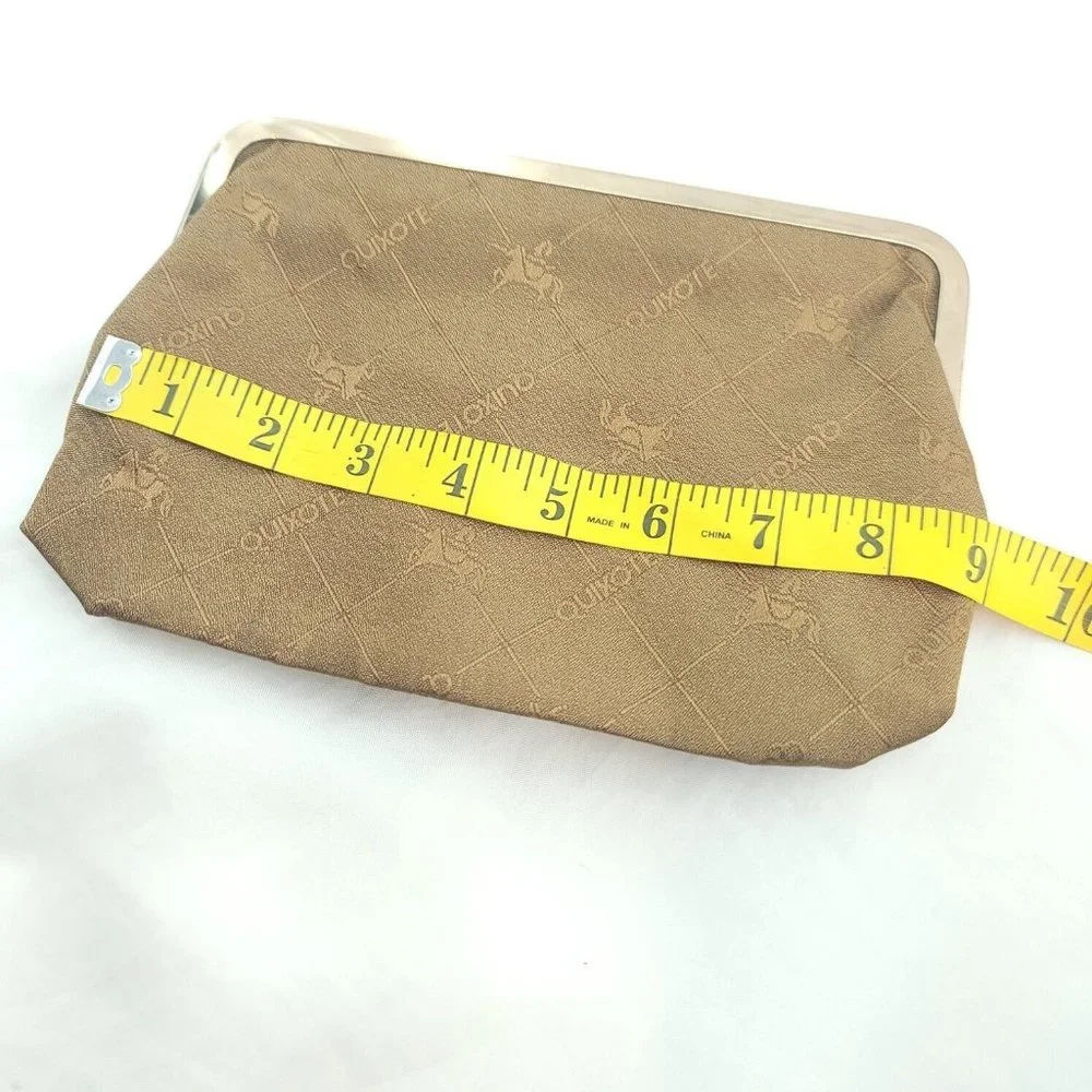Quixote Womens Tan Logo Print Rectangle Shape Lightweight Classic Clutch Wallet